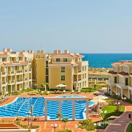 Daire Flores Garden Pool & Sea View