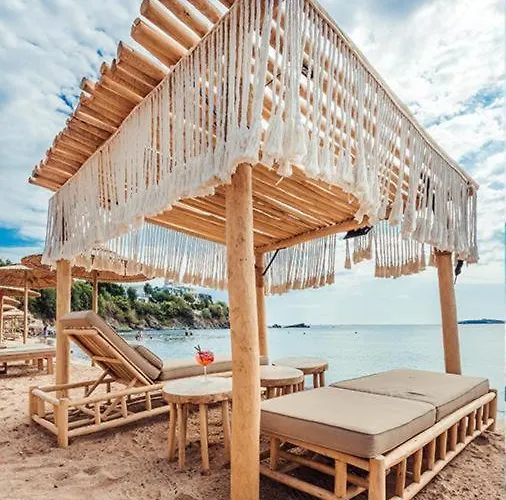 Flores Garden Pool & Sea View Апартаменты