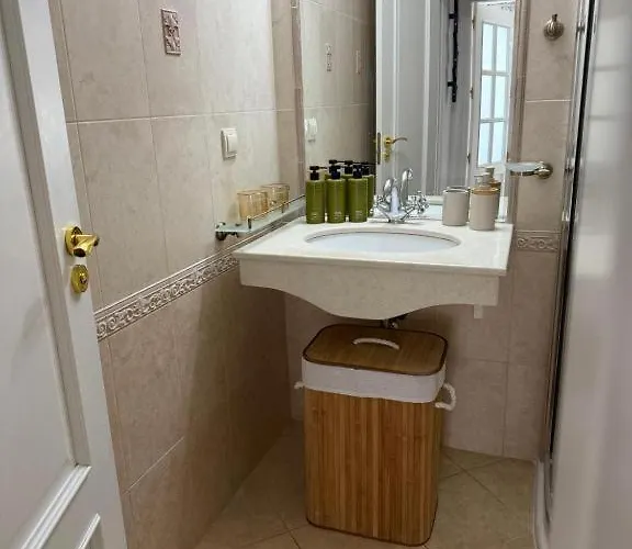 Flores Garden Pool & Sea View Апартаменты *