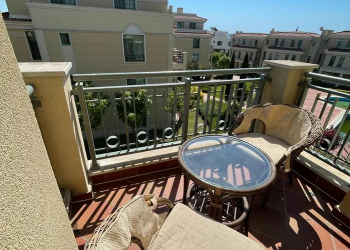 Flores Garden Pool & Sea View